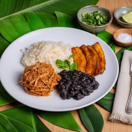 Traditional-cuban-food-plate.jpg